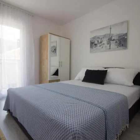 شقة Nedo موستار