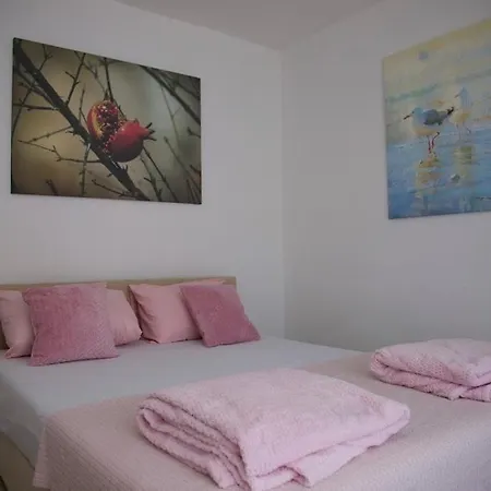Nedo Apartment *