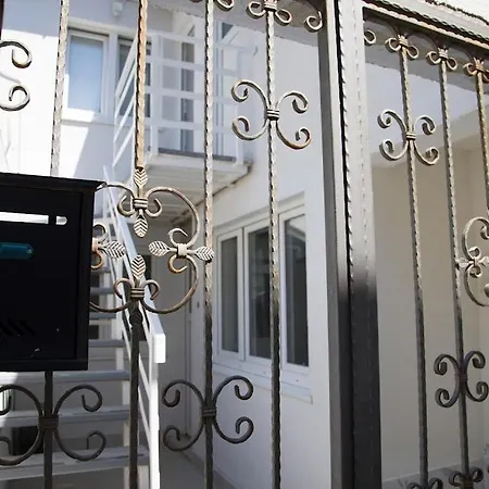 Nedo شقة موستار